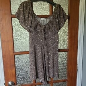 New Sadie & Sage Green Floral Tie Front Short Rompers Size S